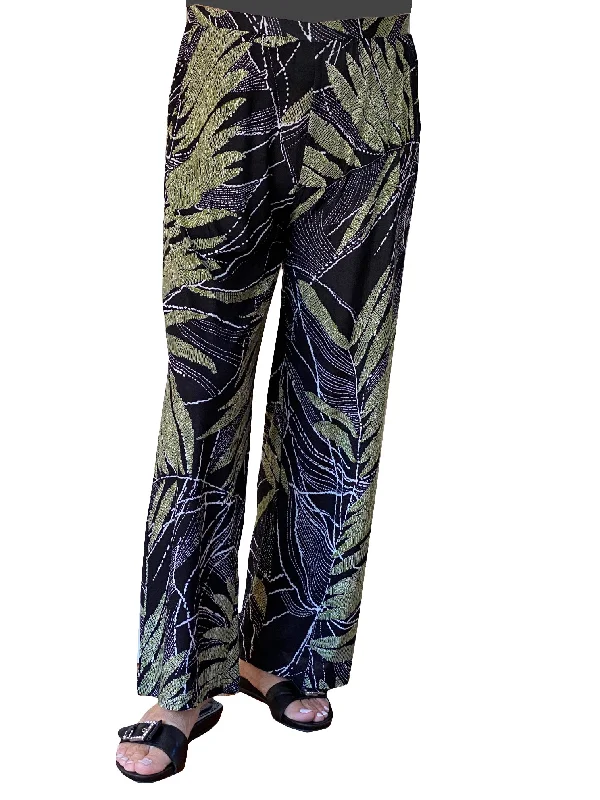 Fashionable Women's Wardrobe La Cera Savannah Palm Print Cropped Pant