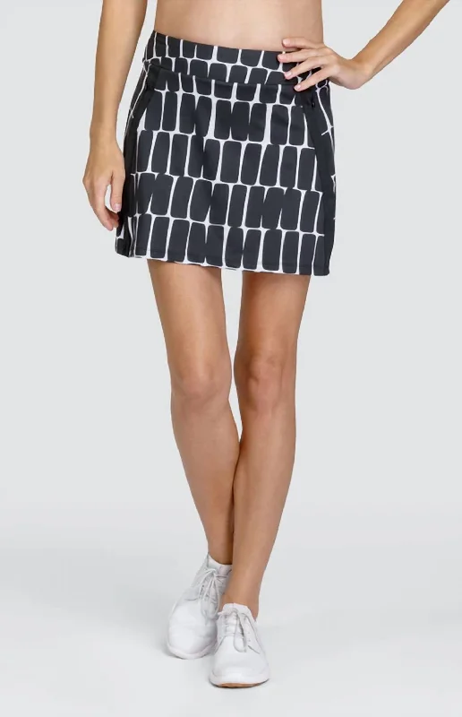 Women's Elegant Apparel Women's Mckay 17" Skort In Checkered Geo