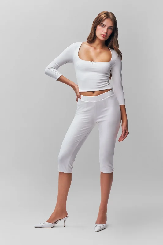 Effortless Chic for Women Caria Capri