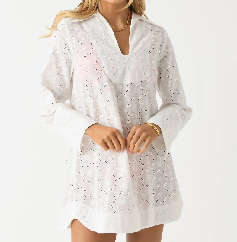 Vintage Women's Fashion Long Sleeve Popover Tunic In White Eyelet