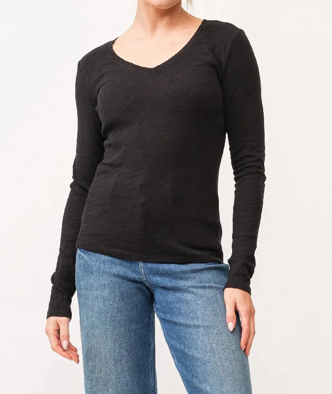 Modern Women's Attire Alina Relaxed Fit Basic Top In Black