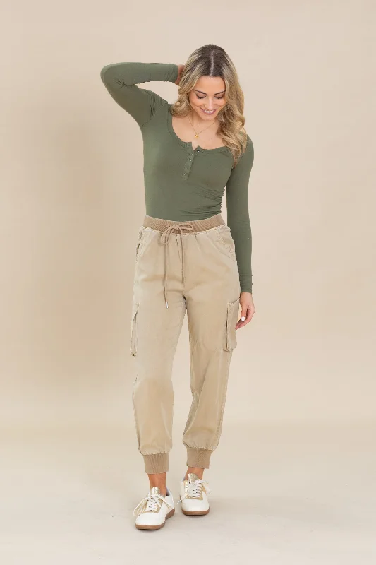 Women's Elegant Formal Outfit Risen Tan High Rise Jogger Pants