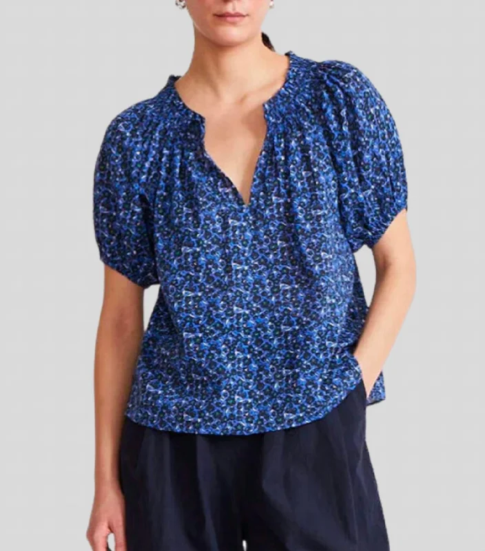 Unique Women's Fashion Pieces Esparta Short Sleeve Top In Spagliato Floral Blue