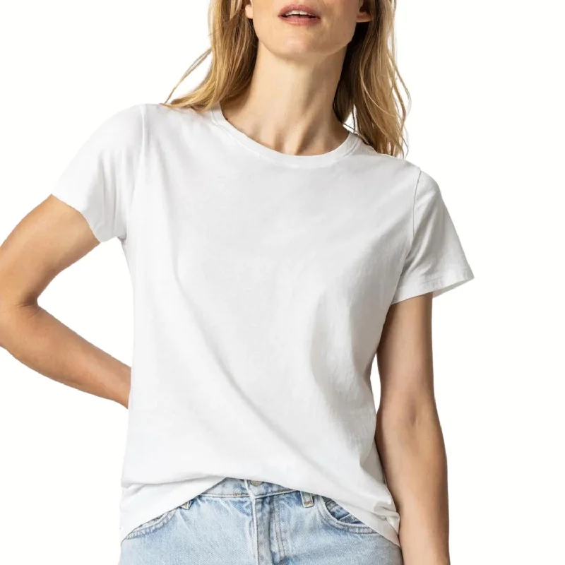 Women's Casual Attire Short Sleeve Crewneck Tee In White