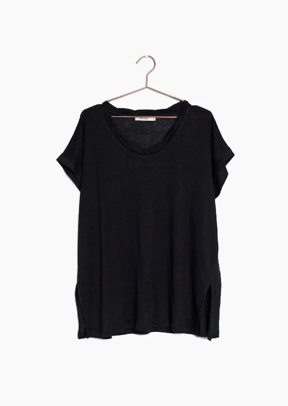 Women Wear Boutique Women's Linen Knit Top In Black