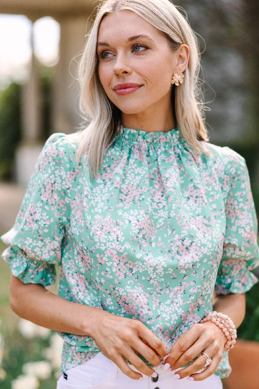 Women's Casual and Dressy Outfits This Is The Time Green Ditsy Floral Blouse