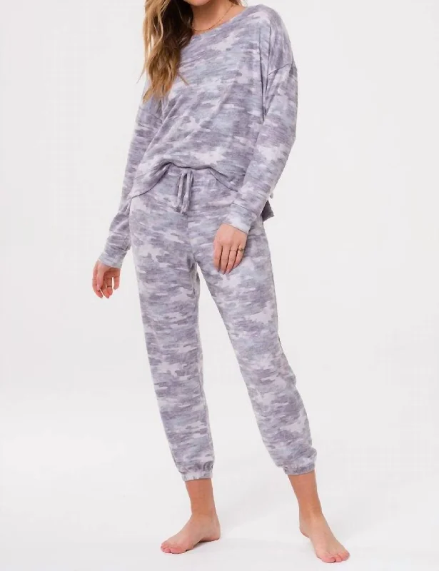 Women's Resort Apparel High Low Sweatshirt In Cozy Camo