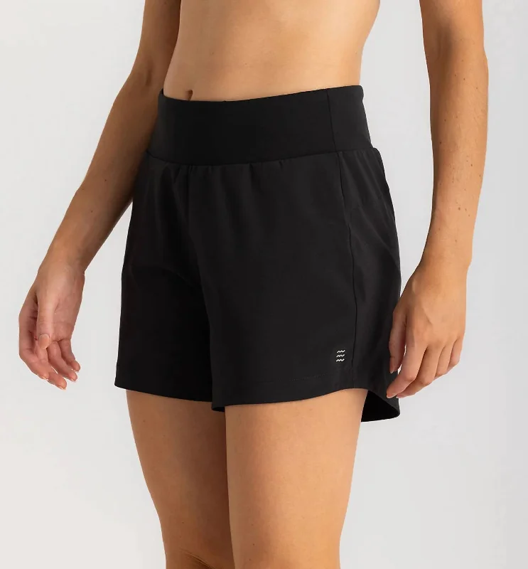 Women's Fashion-Forward Apparel Women's Bamboo-Lined Active Breeze Short - 5" In Black