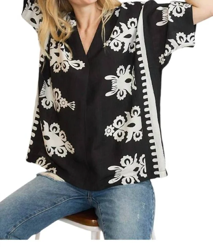 Women's Garments Oversized Border Print Top In Black